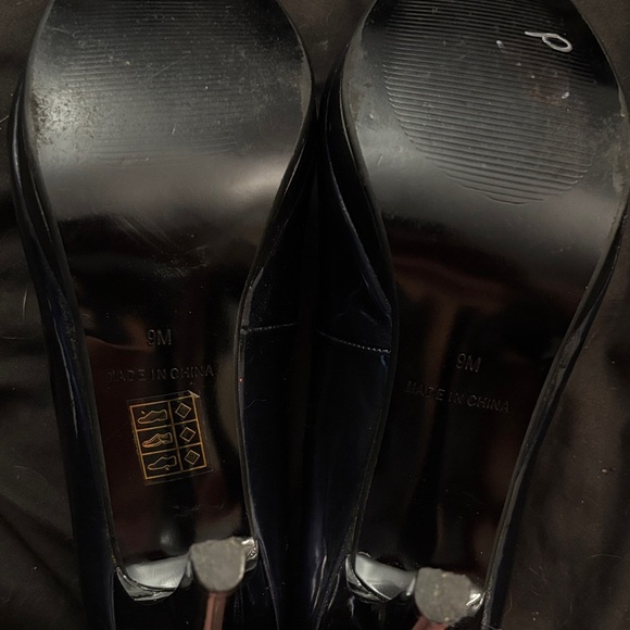 Midnight Velvet Elegant Black and Blue Heels - Picture 5 of 6